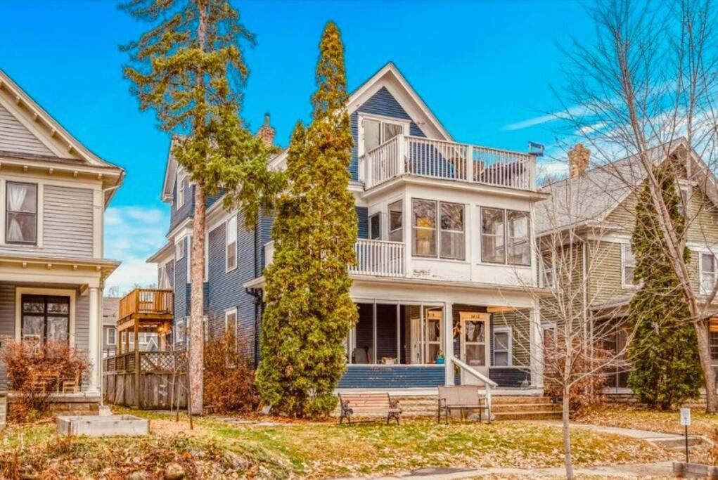 Treetop Apartment In The Heart Of Mpls Minneapolis Esterno foto